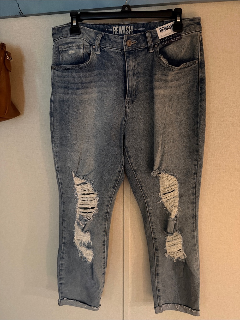 Rewash Women’s Distressed Cropped Gray Jeans